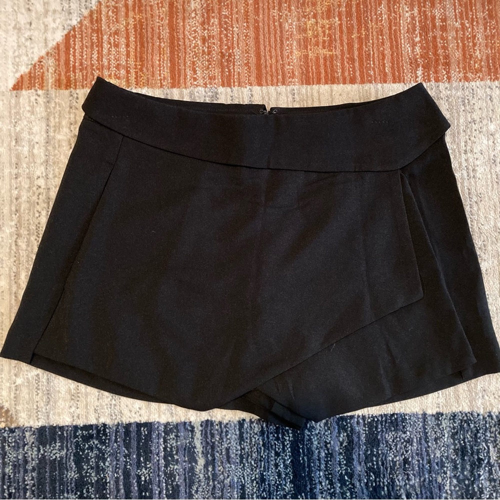 Forever 21 Black Skort Shorts